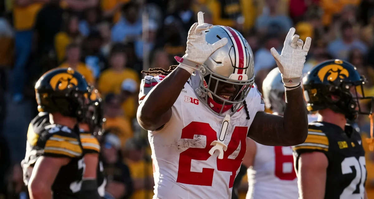 Ohio State Buckeyes running back Ja'kobi Jackson (24) celebrates a touchdown during the NCAA football game at Kinnick Stadium in Iowa City on Oct. 3, 2026.